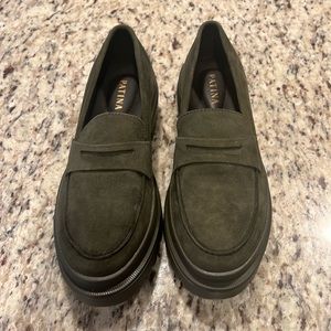Brand new! Deep forest green, suede loafer. Size 9.